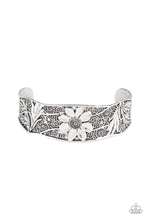 Load image into Gallery viewer, Daisy Paradise Silver Bracelet
