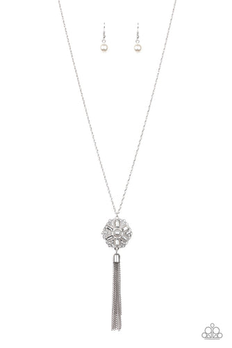 Fine Florals White Necklace