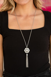 Fine Florals White Necklace