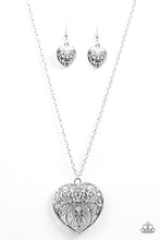 Load image into Gallery viewer, Deep In My Heart Silver Necklace