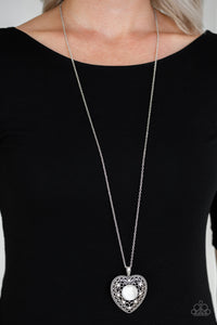 One Heart White Necklace
