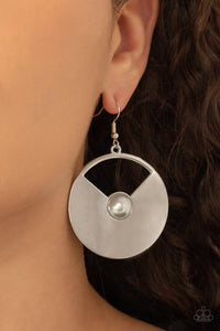 Record-Breaking Brilliance White Earring