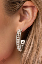 Load image into Gallery viewer, Pearl Happy White Earring