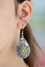 Load image into Gallery viewer, Banquet Bling Yellow Earring