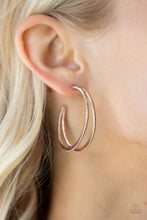 Load image into Gallery viewer, Rustic Curves Gold Earring