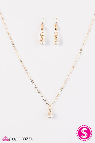 The World Is Your Oyster Gold Necklace