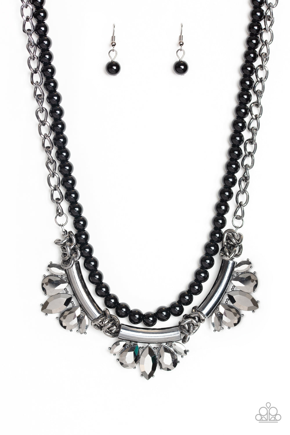 Bow Before the Queen Black Necklace