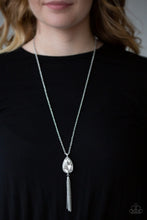 Load image into Gallery viewer, Elite Shine White Necklace