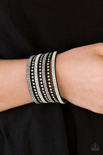 Load image into Gallery viewer, Victory Shine Black Bracelet