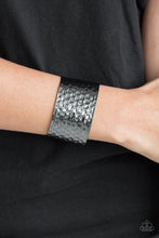 Load image into Gallery viewer, Simmering Shimmer Black Bracelet