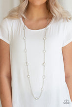 Load image into Gallery viewer, Glassy Glamorous White Necklace
