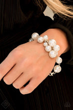 Load image into Gallery viewer, Girls In Pearls White Bracelet