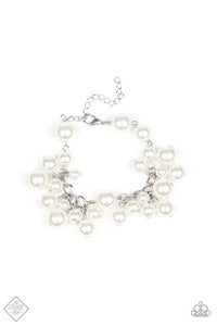 Girls In Pearls White Bracelet