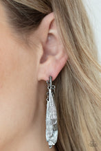 Load image into Gallery viewer, Pursuing The Plumes Black Earring