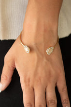 Load image into Gallery viewer, Instant Illumination Gold Bracelet