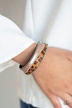 Load image into Gallery viewer, Flirtatiously Feline Brown Bracelet