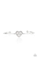 Load image into Gallery viewer, Heart of Ice White Bracelet