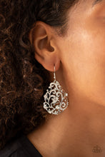 Load image into Gallery viewer, Winter Garden White Earring