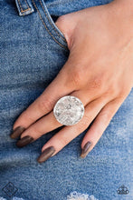Load image into Gallery viewer, Lined Up Silver Ring