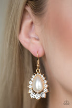 Load image into Gallery viewer, Regal Renewal Gold Earring